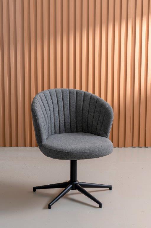 Poltrona girevole CLARISSA - Poltroncine di design RIVET CASA