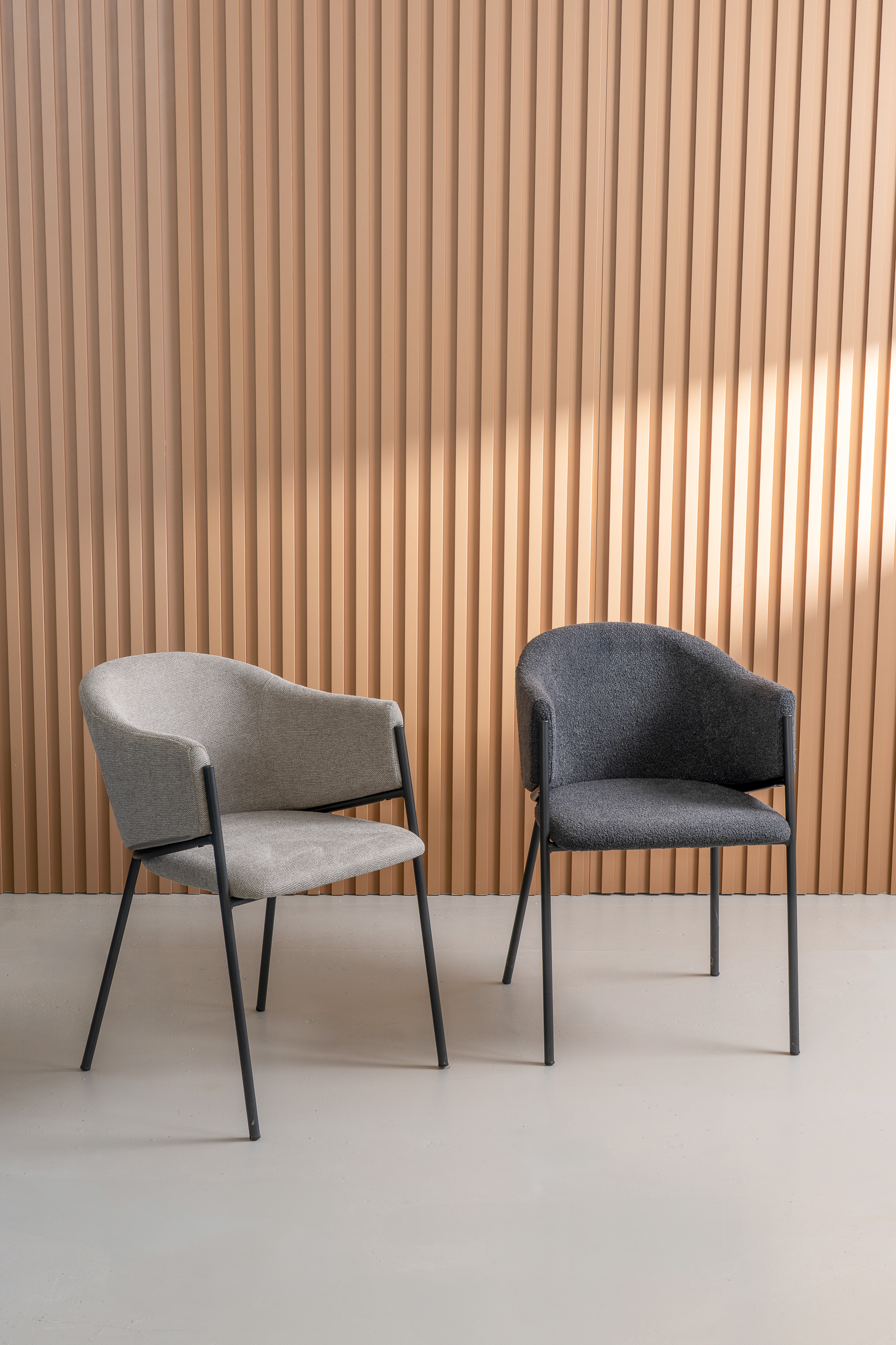 Poltroncina MEDEA  - Design raffinato - Stock   in offerta speciale RIVET CASA